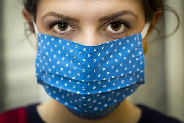 Κορονοϊός: Πώς να ελέγξετε  αν η μάσκα σε προστατεύει